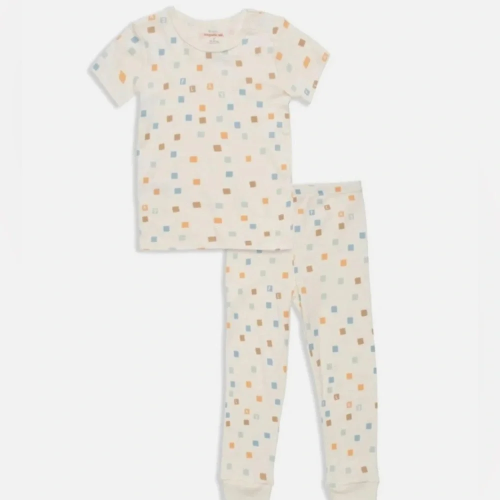 NWT Magnetic Me Organic Cotton Pajama Set 12-18M Hip to be Square Neutral